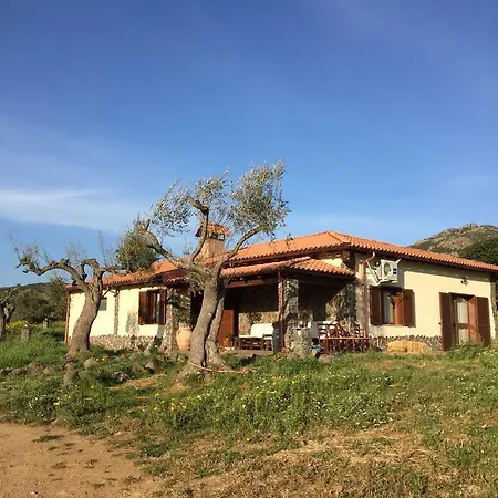 Agriturismo Gennemara Alojamento de Acomodação e Pequeno-almoço Perdaxius